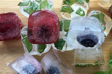 Dekorative Eiswürfel selber machen