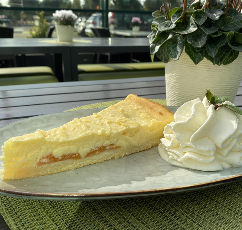 Waffeln und diverse Kuchen