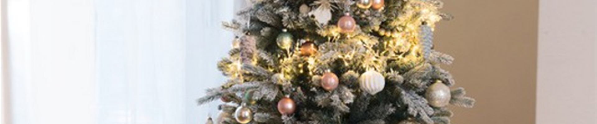 GS_Künstlicher beschneiter Weihnachtsbaum_156662_BELLANDRIS_SAGAFLOR_AG_Web_unbekannt.jpg